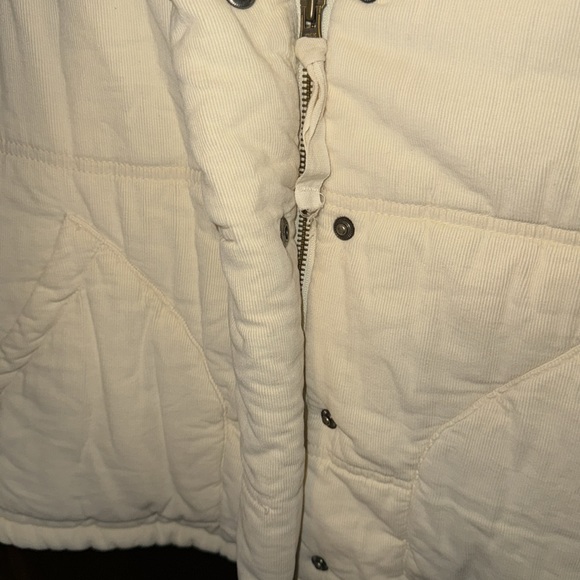 Mod-o-doc cream quilted vest size medium. - Picture 3 of 4
